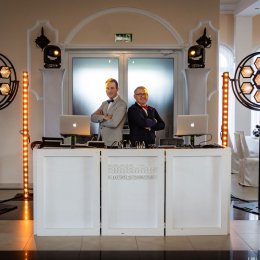 Music Please - Oprawa muzyczna