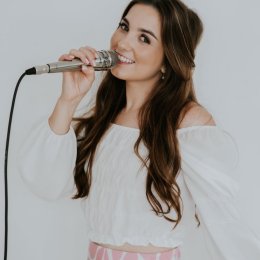 Wokalistka Marieta Czubek - Oprawa muzyczna