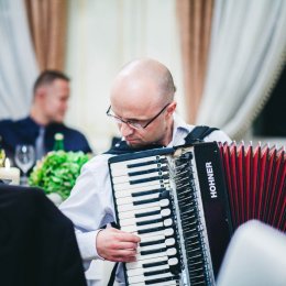 Akordeonista Piotr Górski - obsługa muzyczna ślubów i wesel - Oprawa muzyczna