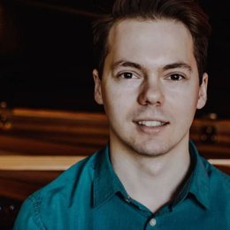 Damian Giczewski - śpiew, baryton - Oprawa muzyczna