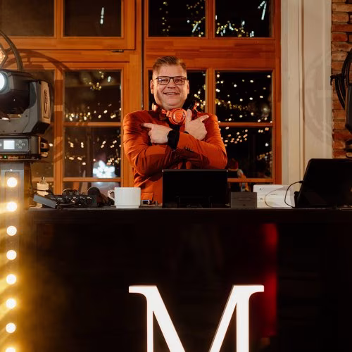 Dj Adam Mićko - weselny specjalista - DJ na wesele