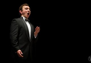 Tenor Mikołaj Stępczak