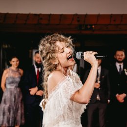 Wokalistka Iga Krzaczyńska - Oprawa muzyczna