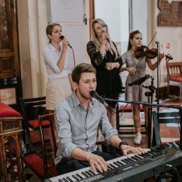 Zespół Zaplątani. - profesjonalne trio - 3 x wokal + piano/organy - Oprawa muzyczna