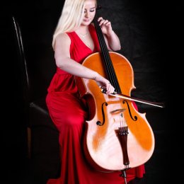 Wiolonczelistka Glamour - Oprawa muzyczna
