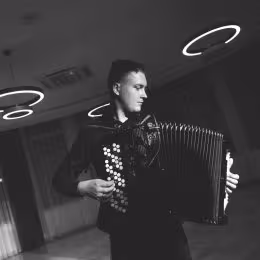 Akordeonista Antek Leszko - Oprawa muzyczna