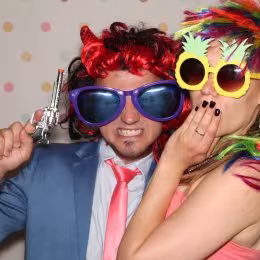 Weselmy się Fotolustro Fotobudka - Atrakcje weselne