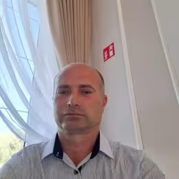 DJ WALDI śpiewający I grający na klawiszach - DJ na wesele