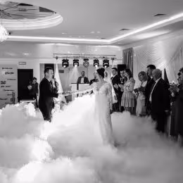 DJ/Wodzirej Majki - Ciężki dym, napis LOVE 💞💯 - DJ na wesele