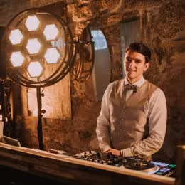 Ogniomistrz - Wytrawne Chałturnictwo Prowincjonalne - Oprawa muzyczna