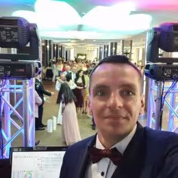 DJ CoSmO | DJ | Wodzirej | Prezenter | Ponad 26 lat w branży - DJ na wesele