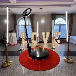 KRĘCIBUDKA 360  Video/FotoBudka 360 - Atrakcje weselne