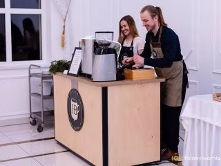 Mobilny barista Around The Coffee