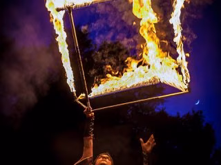 Widowiskowe pokazy Fireshow