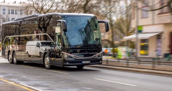 Transport gości na wesele - busy, taksówki i logistyka powrotów