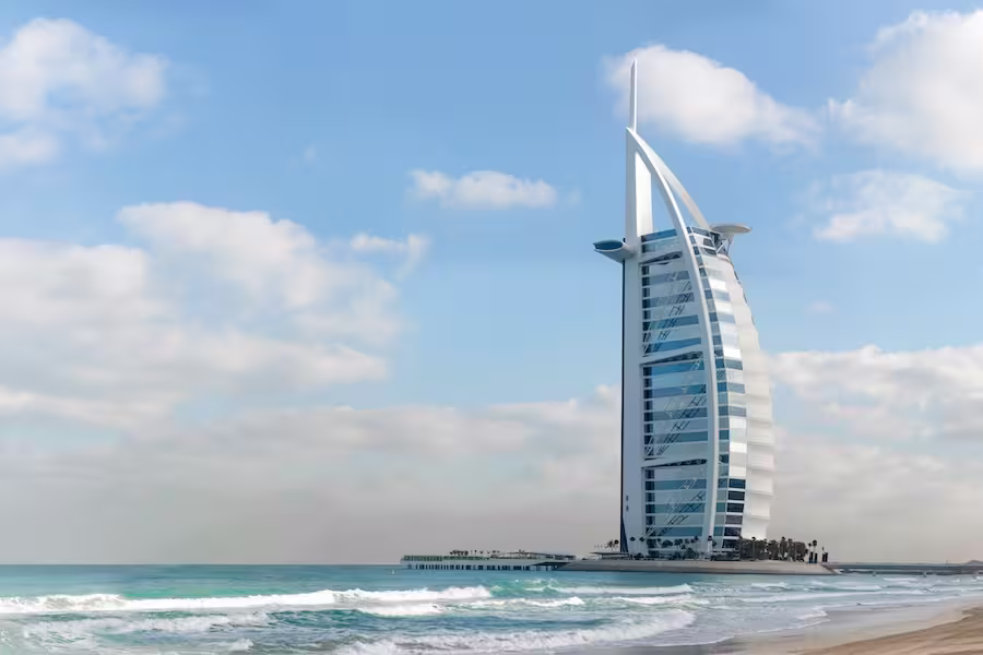listopad w Dubaju na podróż poślubną
