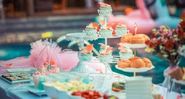 Ile zamówić ciasta na wesele, by starczyło dla wszystkich?