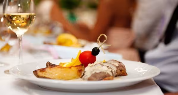 Menu weselne - czyli jakie i ile dań na stole weselnym?