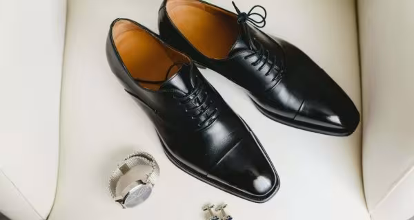 Jak wybrać dodatki ślubne dla pana młodego, by zachwycać klasą