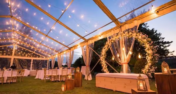 Najpiękniejsze miejsca na ślub w plenerze w polsce - gdzie zorganizować wymarzony ślub plenerowy