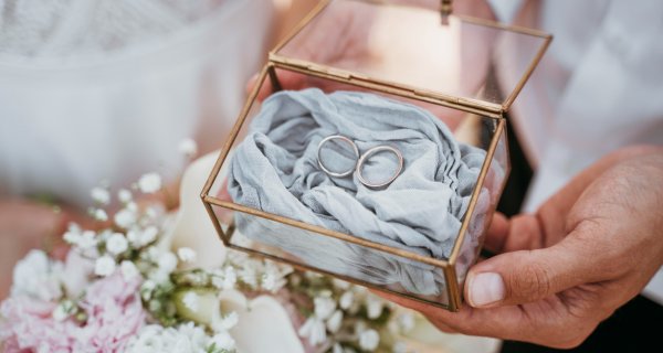 Ile kosztuje ślub cywilny? Ile się czeka i jak go zorganizować? Wszystko co musisz wiedzieć